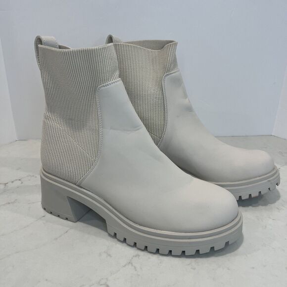 STEVE MADDEN Womens 11 Holley Chelsea Bone Lug Boot Bootie Ankle Pull On Chunky - Picture 1 of 10